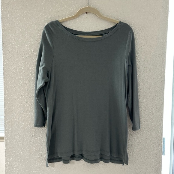 Sejour Tops - Sejour 1x grayish green top With A Boat Neck Preowned.